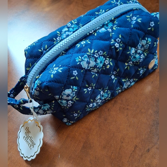 The Darling Effect Essentials Quilted Cosmetic Pouch Endless Daydream Navy... - Picture 1 of 10